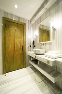 Tin Suites