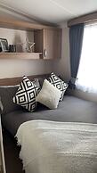 Remarkable 3-bed Caravan, Direct Beach Access