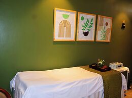 URBAN PARK SUITES HOTEL