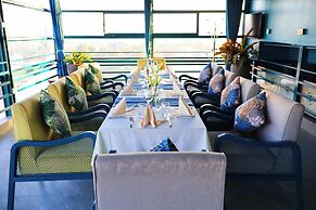 URBAN PARK SUITES HOTEL