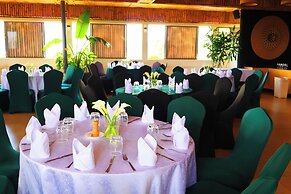 URBAN PARK SUITES HOTEL