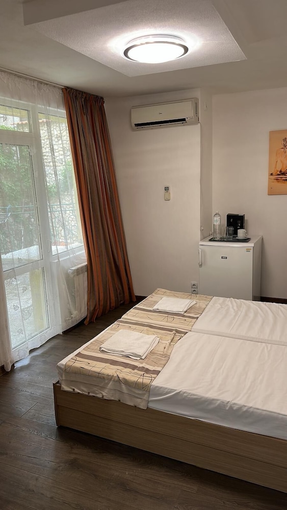 Hayat Hotel Ltd