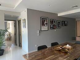 Gorgeous 2 Br in Paramount