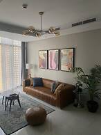 Gorgeous 2 Br in Paramount