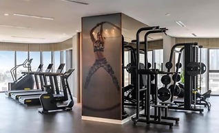 Gorgeous 2 Br in Paramount