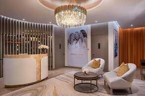 Gorgeous 2 Br in Paramount