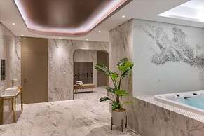 Gorgeous 2 Br in Paramount