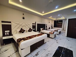 Hotel Mandi Heights - Bar, Fine Dining & Banquet Hall