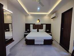 Hotel Mandi Heights - Bar, Fine Dining & Banquet Hall