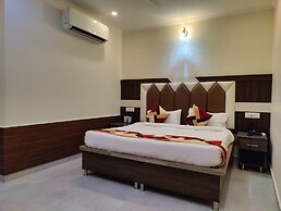 Hotel Mandi Heights - Bar, Fine Dining & Banquet Hall
