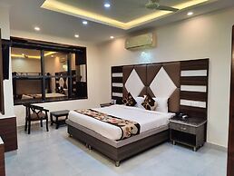 Hotel Mandi Heights - Bar, Fine Dining & Banquet Hall