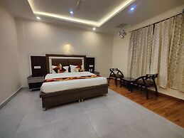 Hotel Mandi Heights - Bar, Fine Dining & Banquet Hall