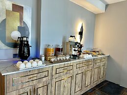 Skymoon Airport Hotel