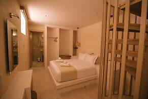 Mani Luxury Suites