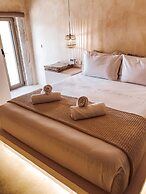 Mani Luxury Suites