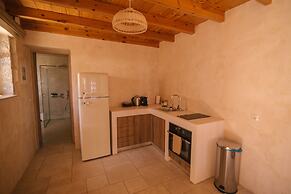 Mani Luxury Suites