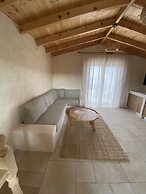 Mani Luxury Suites