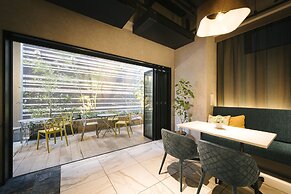 R Hotel Namba South