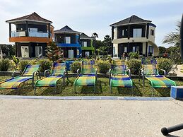 Sea-front Suite - Sleeps 3 - Balcony - Pool