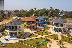 Sea-front Suite - Sleeps 3 - Balcony - Pool