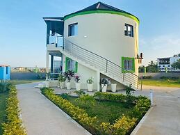 Sea-front Suite - Sleeps 3 - Balcony - Pool