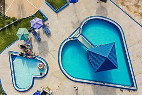 Sea-front Suite - Sleeps 3 - Balcony - Pool
