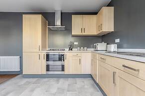 Spacious 3 Bed Flat Putney