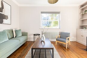 Spacious 3 Bed Flat Putney