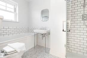Spacious 3 Bed Flat Putney