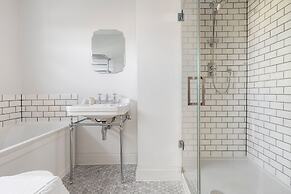 Spacious 3 Bed Flat Putney