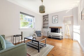Spacious 3 Bed Flat Putney