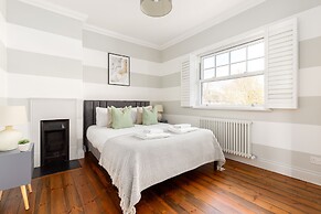Spacious 3 Bed Flat Putney
