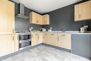 Spacious 3 Bed Flat Putney