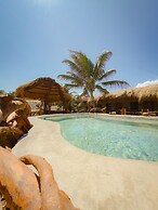 Cabañas Playa Condesa Tulum