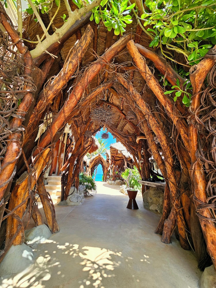 Cabañas Playa Condesa Tulum