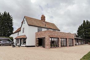 The Manor at Minstrel Court