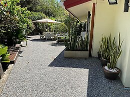 Baan Sabai Guesthouse