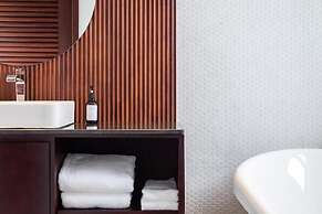 LA. CHRONIQUE HOTEL