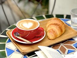 Lotus Home Cafe