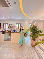 Lotus Home Cafe