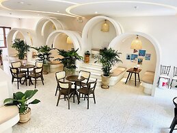 Lotus Home Cafe