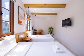 Lotus Home Cafe