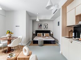 Sanders Port - Vibrant Studio Near Piraeus Port