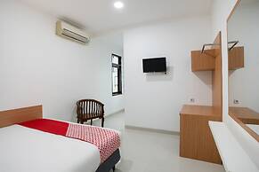 Hotel O Hegarbudhi Residence