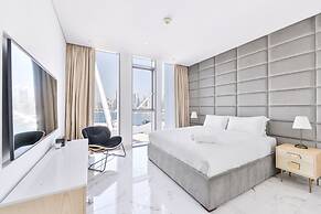 Stylish 2BR on Bluewaters Island