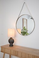 Liiiving - Modern & Glam Apartment J