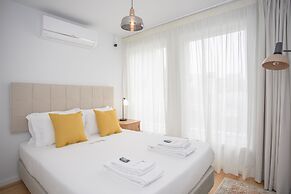 Liiiving - Modern & Glam Apartment J
