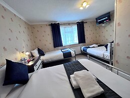 All Seasons Gatwick Guest House