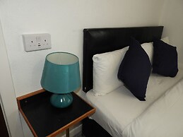 All Seasons Gatwick Guest House