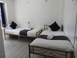 All Seasons Gatwick Guest House